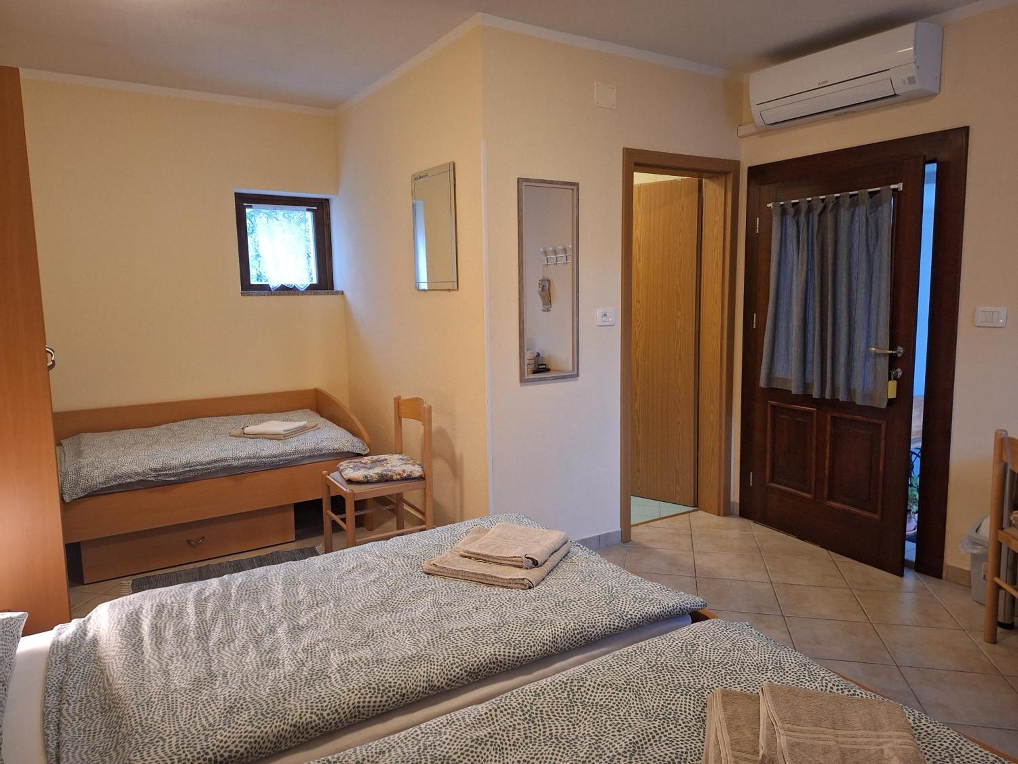 Rooms Pri Lovrizu コバリード エクステリア 写真