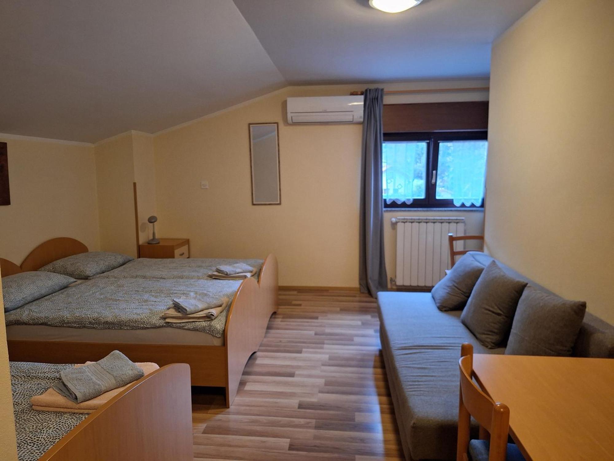 Rooms Pri Lovrizu コバリード エクステリア 写真